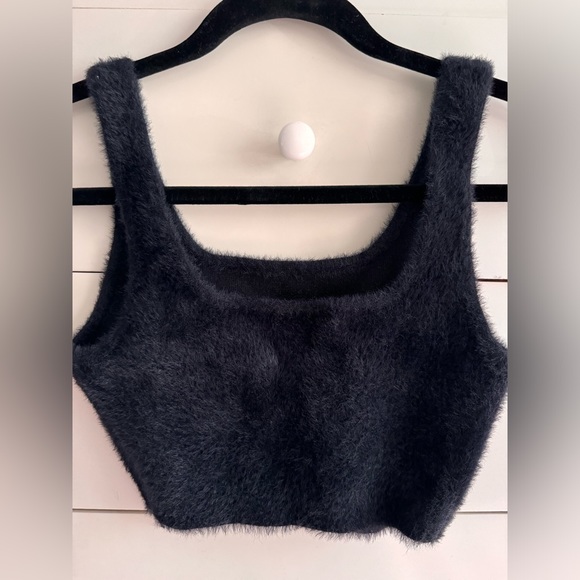 Babaton Black crop top - Picture 2 of 2